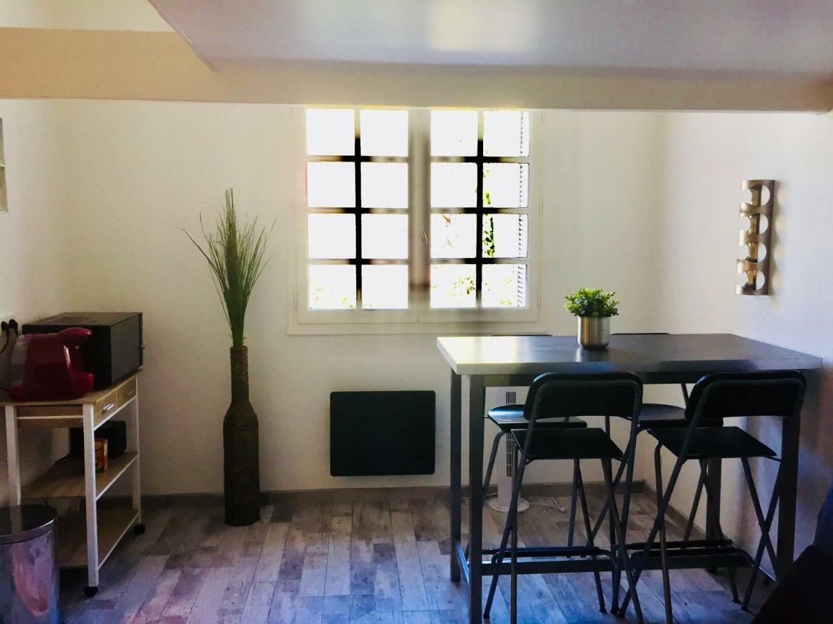 Studio 4 Personnes Avec Piscine, Tennis Daire Hyères Dış mekan fotoğraf